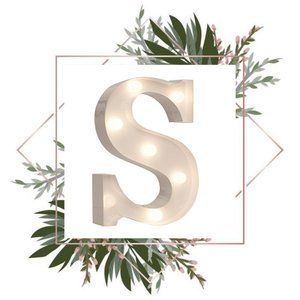 S | White standing S letter led light